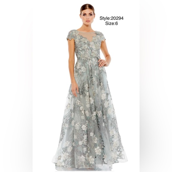 Mac Duggal Dresses & Skirts - Floral embroidered short sleeve gown